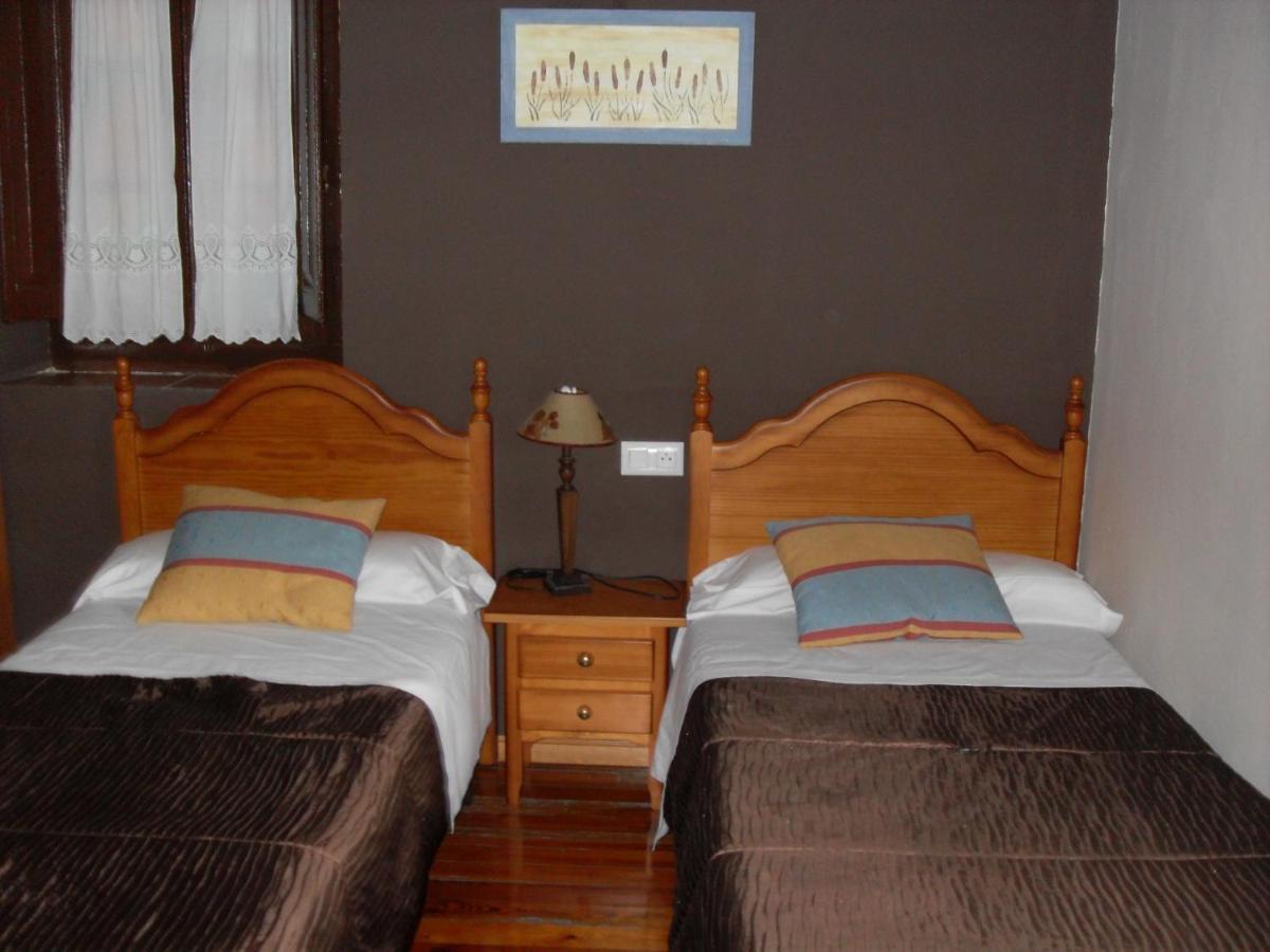 Hotel Asturias Arriondas Quarto foto