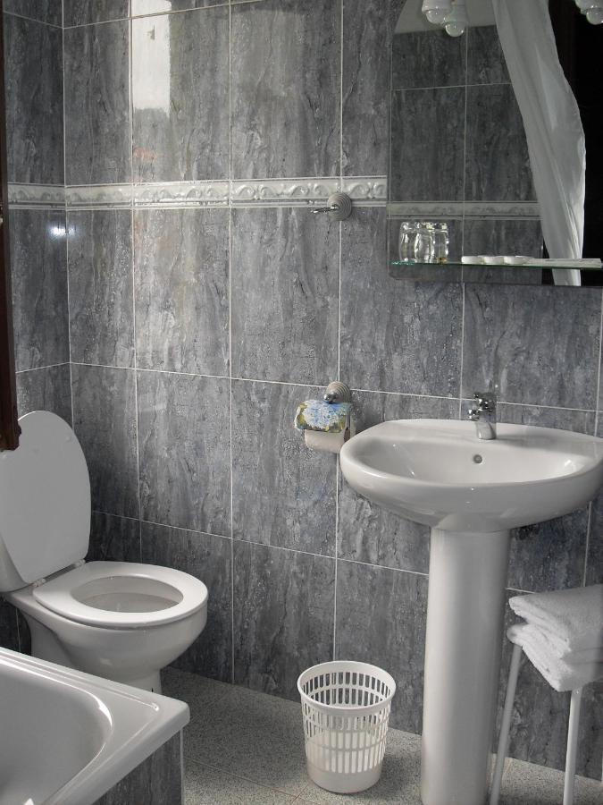 Hotel Asturias Arriondas Quarto foto